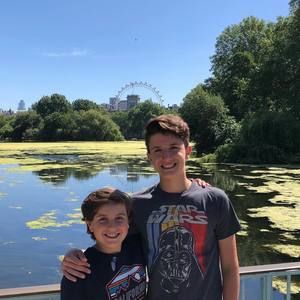 Meet your Posher, Carrie